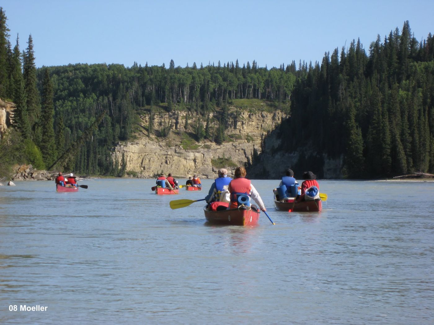 canoeing group on river in alberta | kanu gruppe auf fluss in alberta kanada