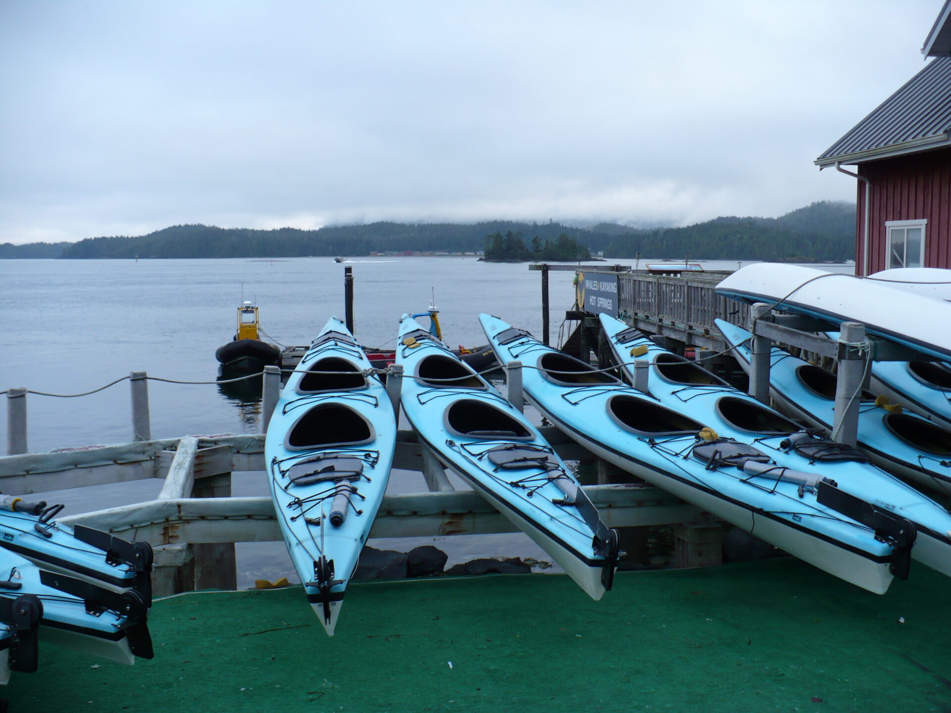adventure tour with kayaks on vancouver island | abenteuerreise mit kajaks auf vancouver island